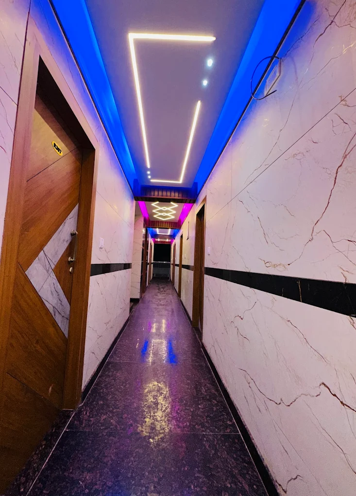 Premium LED-lit corridor