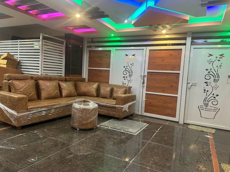 Lounge with sofa seating